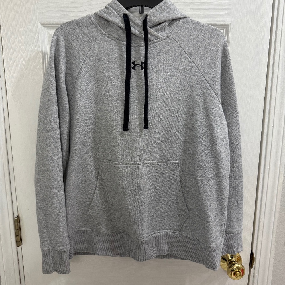Under Armour Hoodie - size M